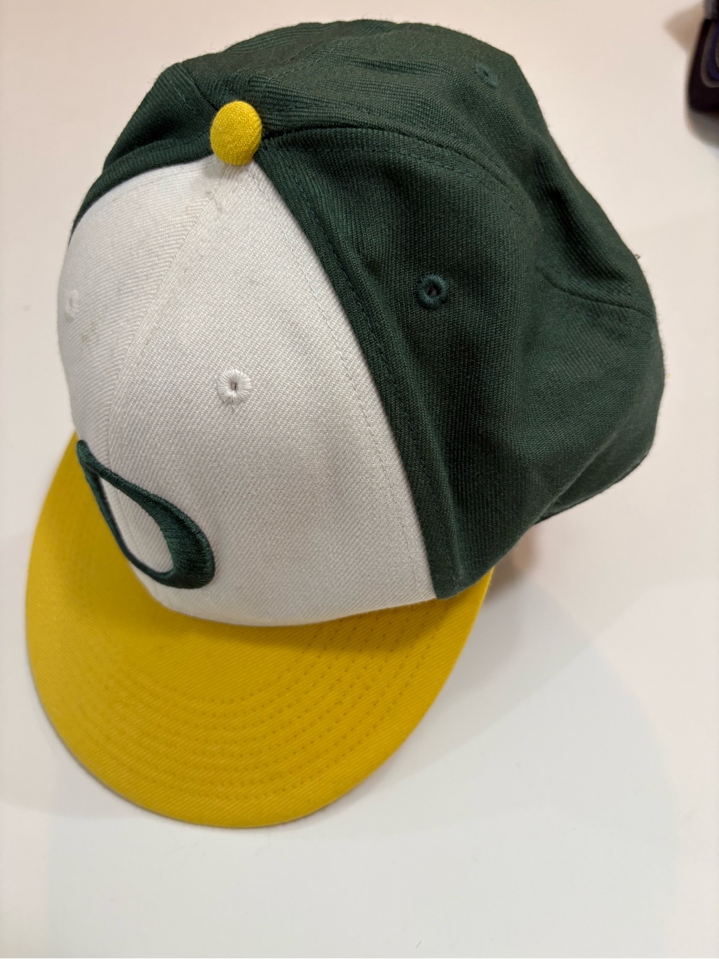 Nike Unisex Oregon Green White  Yellow Baseball Hat  Vintage